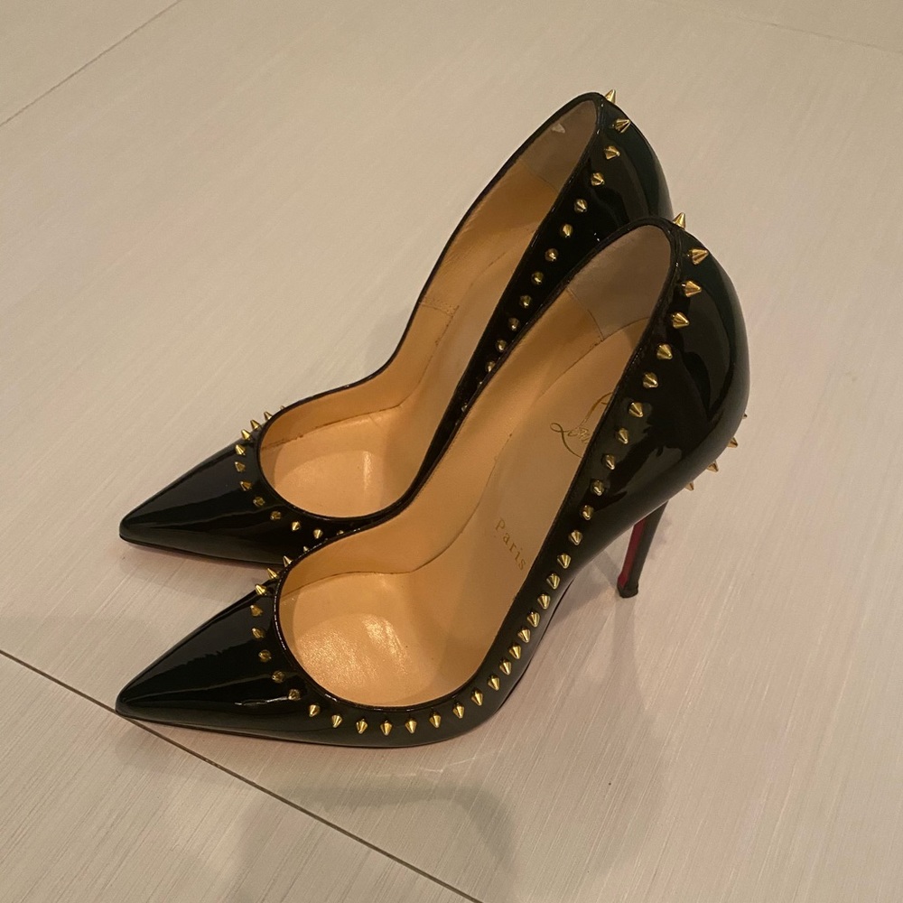 Christian louboutin pumps